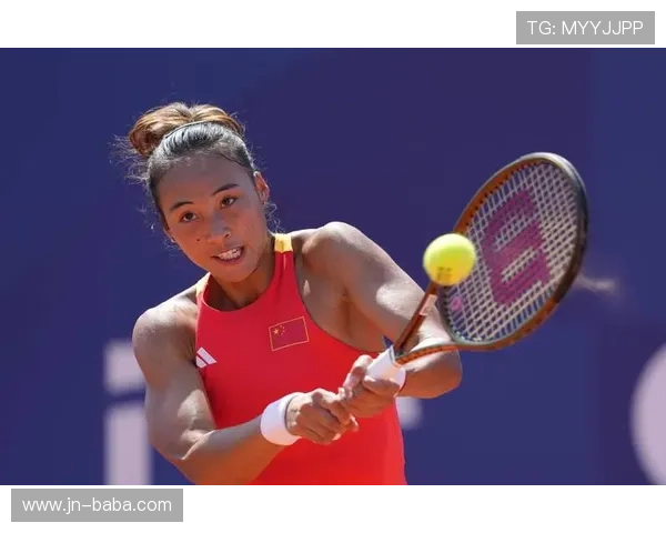 中国新星横扫劲敌强势晋级网球大师赛八强引发球迷热议
