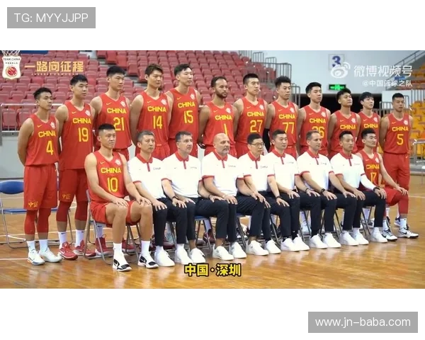 中国男篮逆袭击败澳大利亚锁定世界杯席位 全场表现亮眼赢得热烈掌声 中国男篮逆袭击败澳大利亚锁定世界杯席位 全场表现亮眼赢得热烈掌声