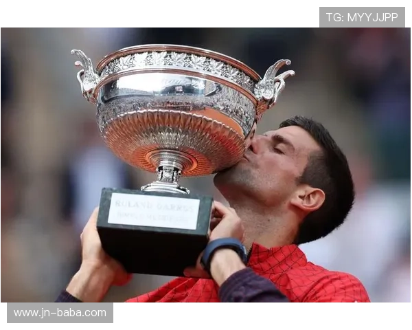 德约科维奇强势夺冠再创纪录 年终总决赛精彩落幕掀起网球热潮 德约科维奇强势夺冠再创纪录 年终总决赛精彩落幕掀起网球热潮