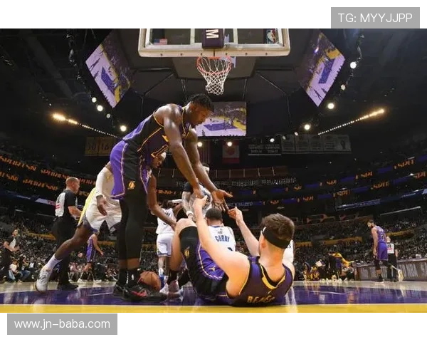 NBA明日对决:勇士VS湖人! NBA明日对决:勇士VS湖人!