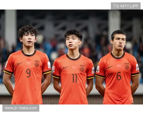 中国足球队迎战日本，备战亚洲杯关键期，国足新阵容亮相备受关注