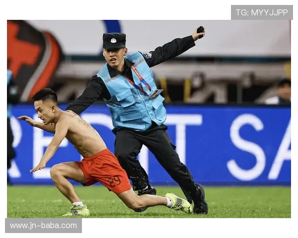 国足奋勇拼搏逆转取胜全场沸腾球迷高唱赞歌点燃激情夜