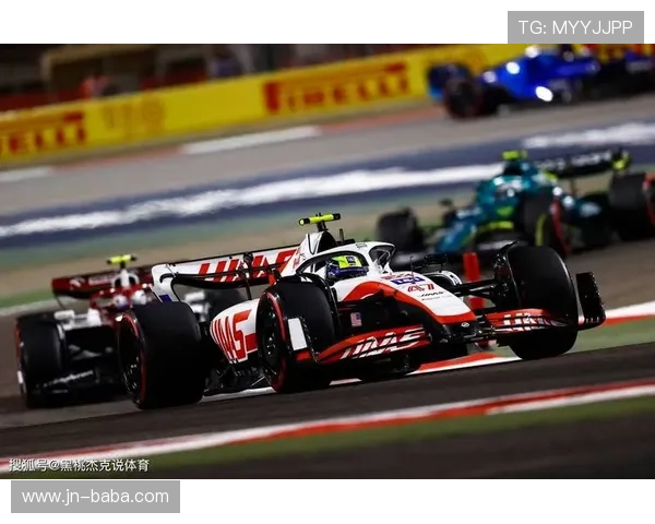 围绕F1新赛季格局变化车队策略与车手争冠形势解析前景展望深度观察