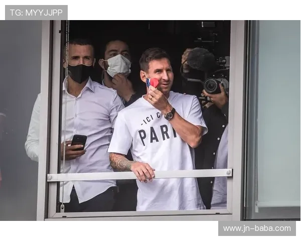 梅西加盟美国足球联赛后首度亮相 引发全球球迷热烈关注